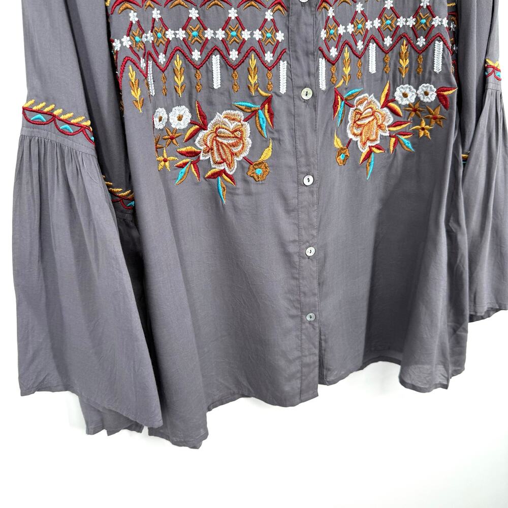 Scully Gray Blouse with Elegant Embroidery - Picture 6 of 9